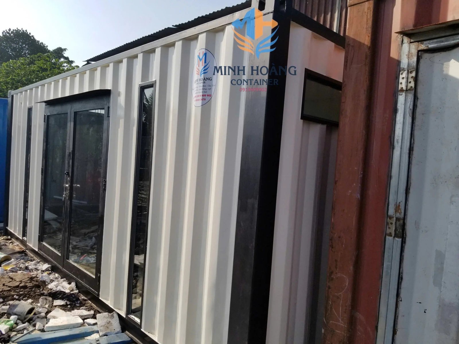 Container Văn Phòng 20 Feet Trắng Viền Đen: Hiện Đại, Đẳng Cấp & Tiện Nghi